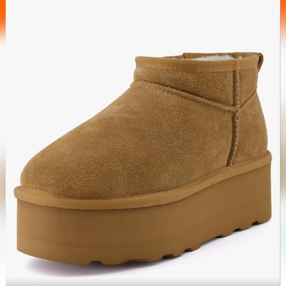 CUSHIONAIRE Women's Hippy Genuine Suede pull on platform boot Memory Foam sz 10